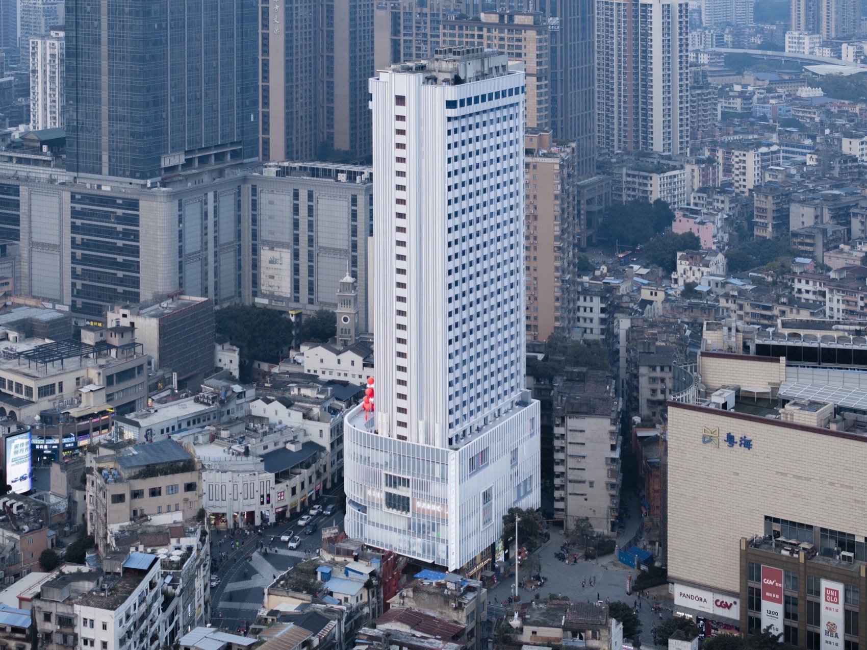 北京路粤·潮楼NEW IN整体改造项目，广州 / 竖梁社悬亮子工作室